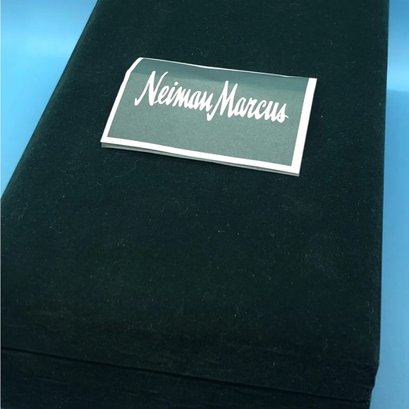 GODINGER FOR NEIMAN MARCUS CRYSTAL TOASTING CHAMPAGNE FLUTES IN VELVET BOX - Picture 4 of 10